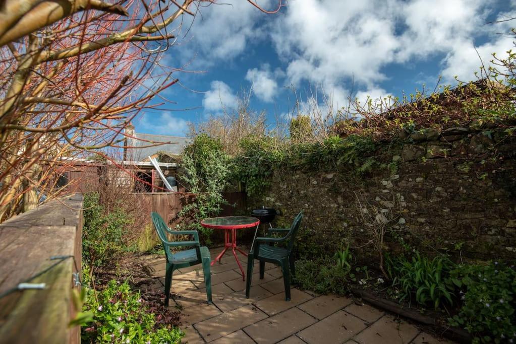 Coastal Cottage 'The Garden Cottage ' Hartland Kültér fotó